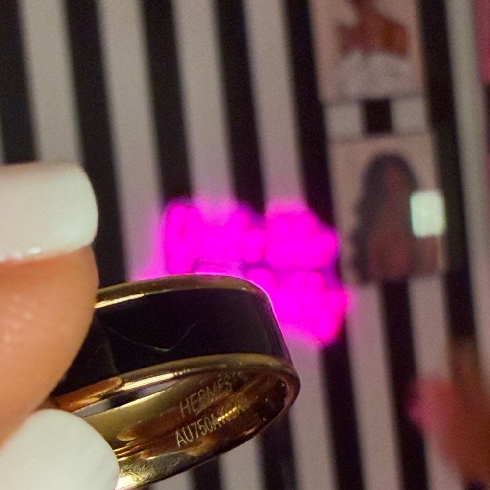 Both Rings - size 8 - Picture 3 of 3